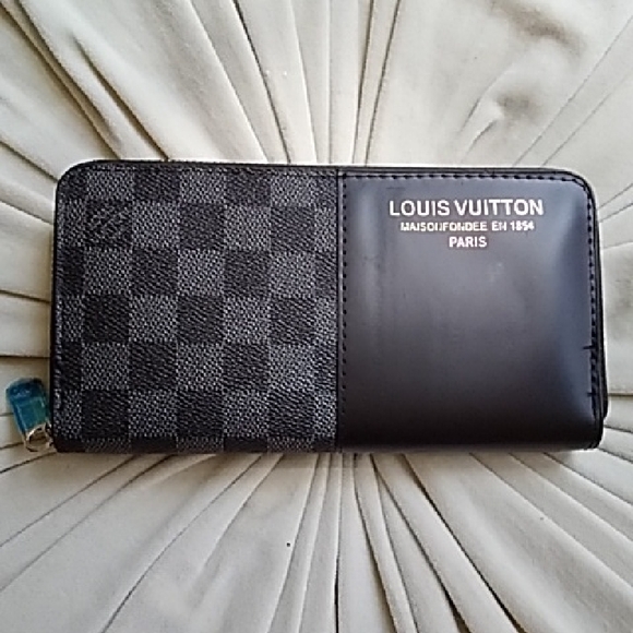 Louis Vuitton Handbags - Designer Fashion Leather Zip Wallet
